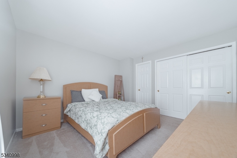 Bernards Twp., New Jersey 07920, United States, 1 Bedroom Bedrooms, ,1 BathroomBathrooms,Residential,Pending,79394