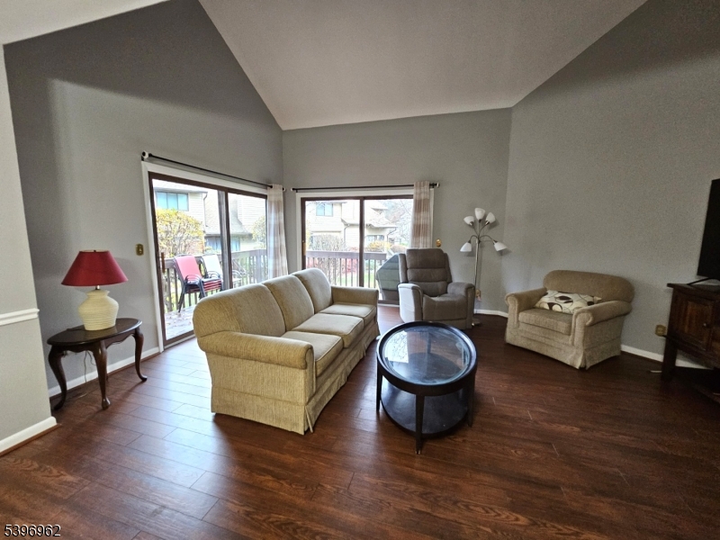 Hampton Commons - Residential