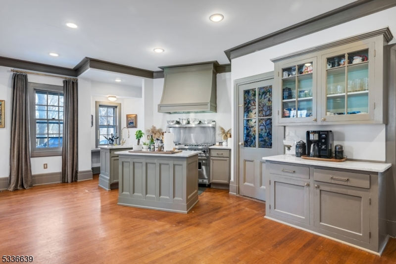 Llewellyn Park - Residential