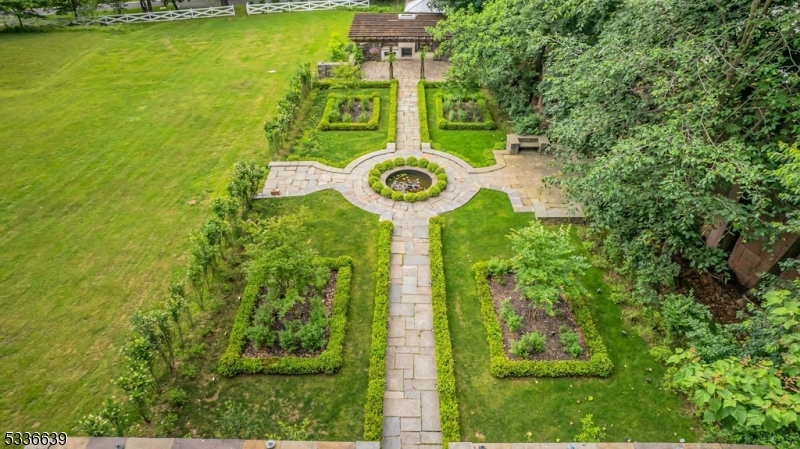 Llewellyn Park - Residential