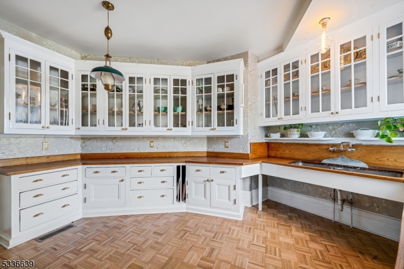 Llewellyn Park - Residential