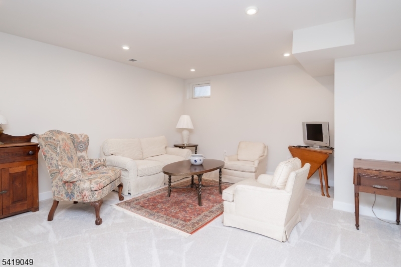 End Unit - Residential