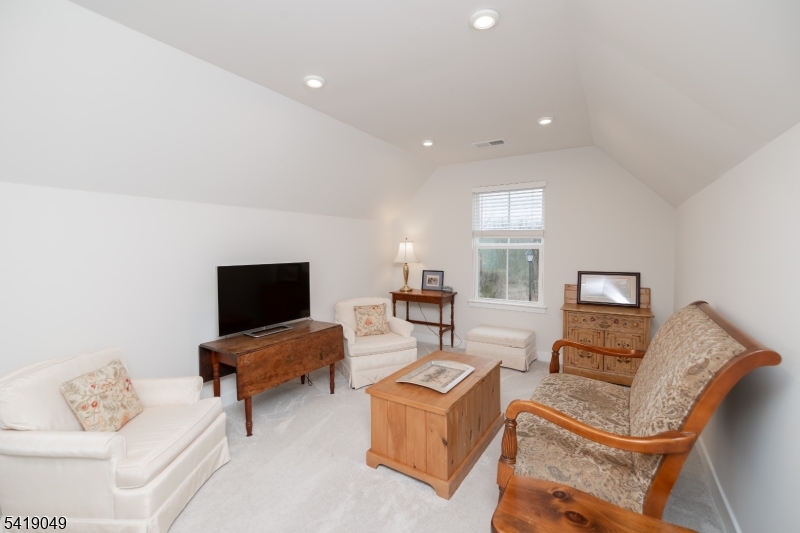 End Unit - Residential