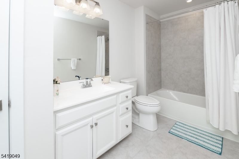 End Unit - Residential