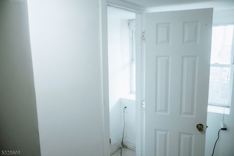 MLS: 3947885