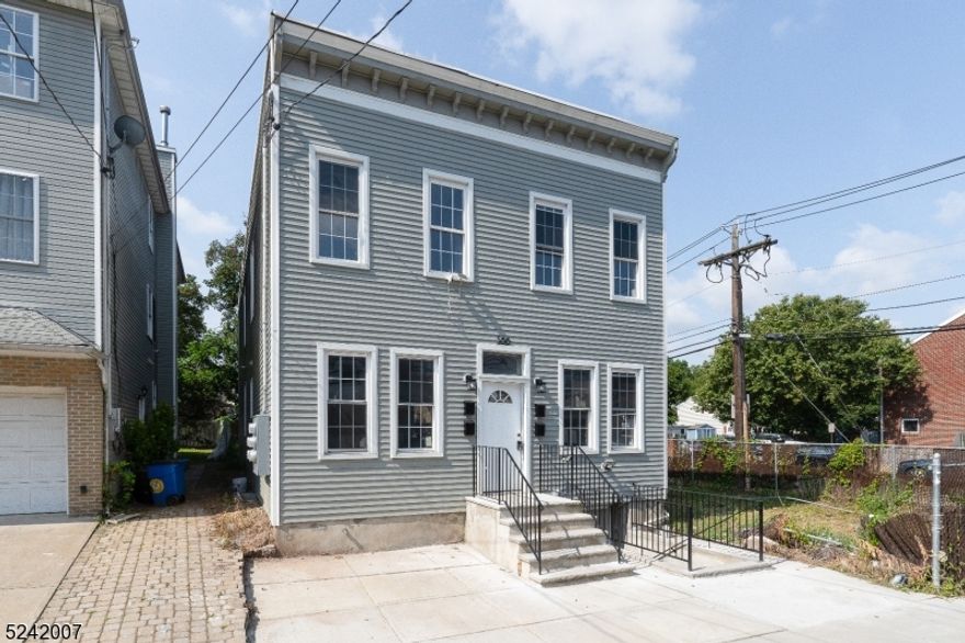 WELCOME TO 566 MCCHESNEY STREET! UNIT A IS A BEAUTIFUL, MODERN, AND BRAND NEW RENTAL UNIT IN THE CITY OF ORANGE, OFF THE SOUTH ORANGE BORDER! THIS GUT-RENOVATED DUPLEX APARTMENT FEATURES 2 BEDROOMS & 2 FULL BATHROOMS. KITCHEN FEATURES STAINLESS STEEL APPLIANCES, QUARTZ COUNTERTOPS, AND BEAUTIFUL CABINETRY. STACKABLE LAUNDRY MACHINE. SEPARATED GAS AND ELECTRIC METERS. REQUIREMENTS: 1 MONTH UPFRONT, 1.5 SECURITY DEPOSIT & PROOF OF INCOME. LANDLORD PAYS BROKERS FEE!  PLENTY OF STREET PARKING, LOCATION IS COMMUTERS DREAM! CONVENIENT ACCESS TO THE ORANGE STATION  TO NEWARK PENN STATION & NEW YORK PENN IN MINUTES! SUPER CLOSE TO NJ TURNPIKE, GSP, I-280!! AVAILABLE IMMEDIATELY!