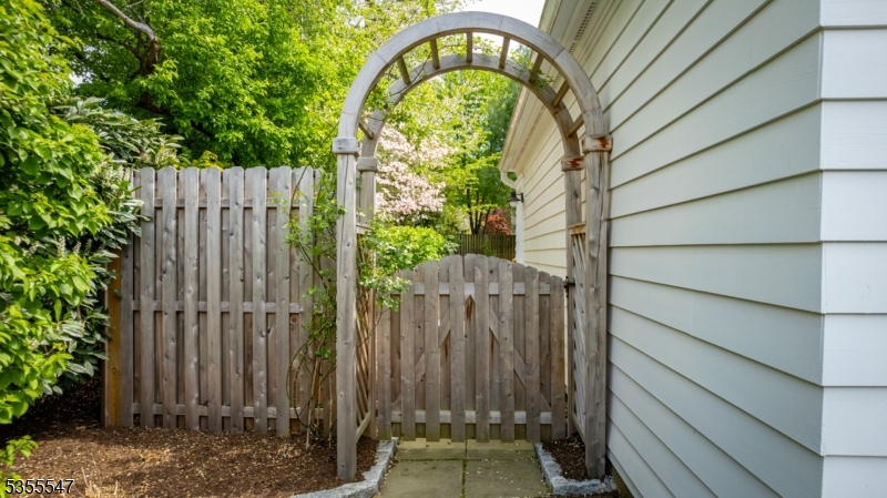 Rolling Hill - Residential