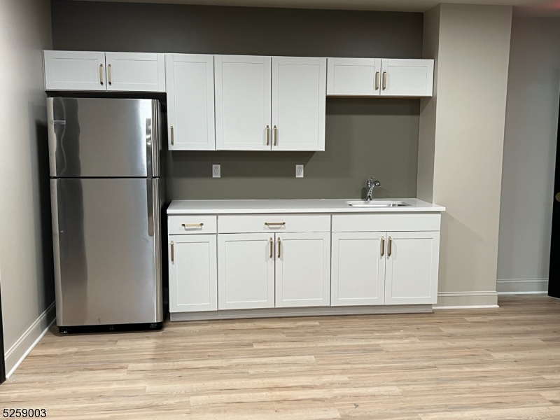 DOWNTOWN - Commercial Lease