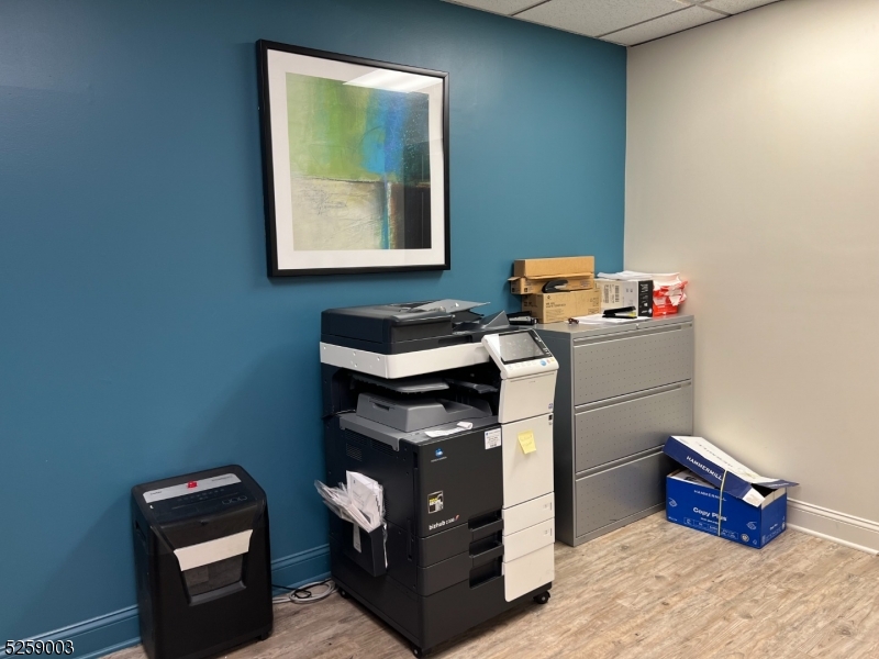 DOWNTOWN - Commercial Lease