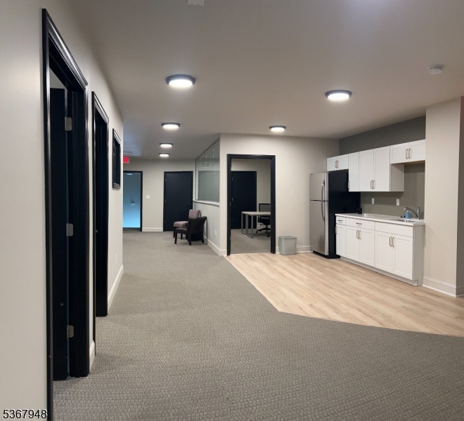 DOWNTOWN - Commercial Lease