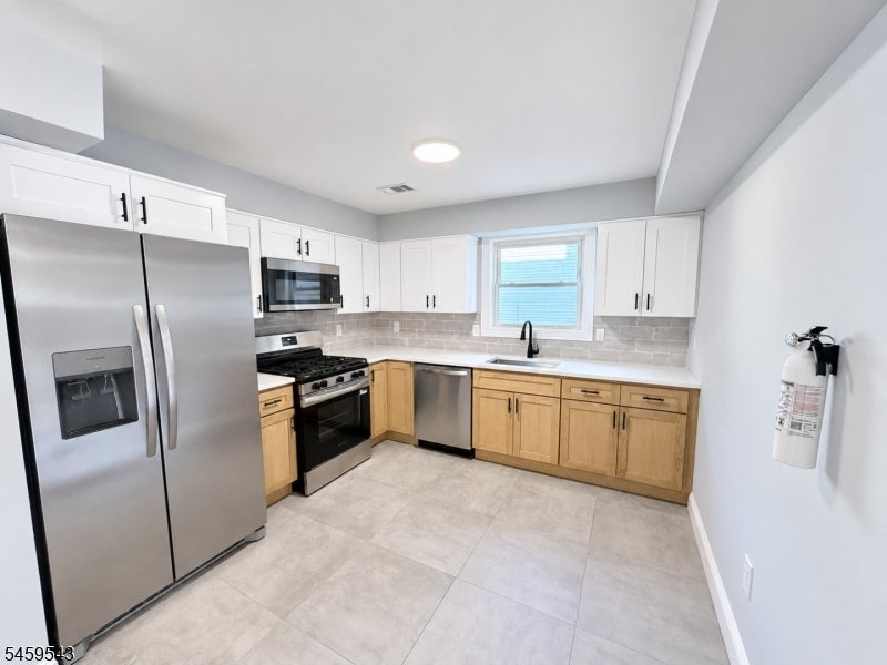 23 Edwin Pl - Photo 3