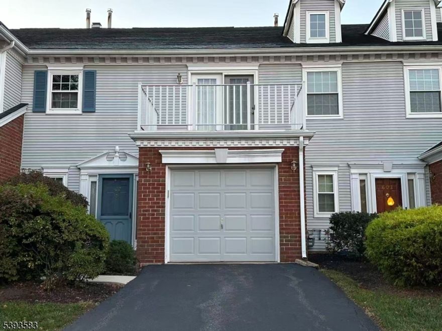 Beautiful 2 bedroom 2.5 bath townhouse in desirable Bridgewater community, new pergo floor downstairs, Living room with wood burning fireplace, formal dining room, eat-in kitchen, spacious room size with lots of storage, fenced patio. Development offers tennis, pools. Great location and convenience to highways, schools and shopping.