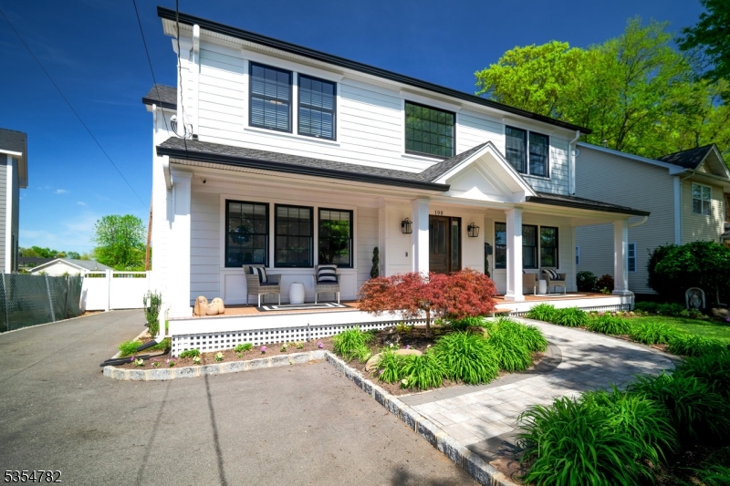 198 Elizabeth Ave