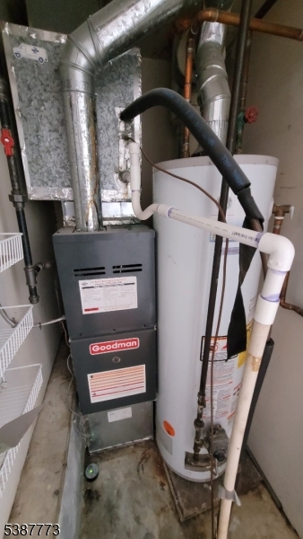 Oaks at North Brunswick - Residential