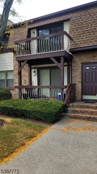 Oaks at North Brunswick - Residential