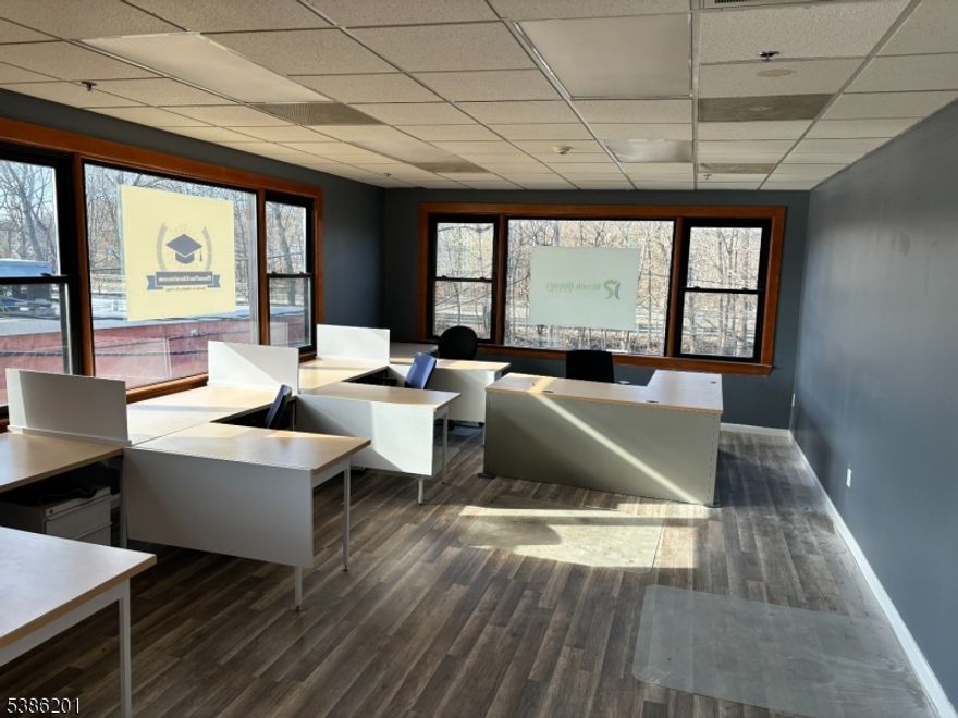 Bring your business to Downtown Denville !  This open floor plan has 600 SF of retail/office on second floor. 44 parking spaces on the premises and municipal parking next door. Join many tenants such as Yama Sushi, Second Half Rest., Kings palace etc. and many offices.  Very clean space.  Flexible lease terms available.  Rent includes all common area charges. Pay separate utilities. Tenant responsible for 60% of all utilities.