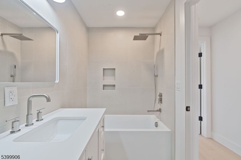 Avon Lakeview Townhomes - Residential