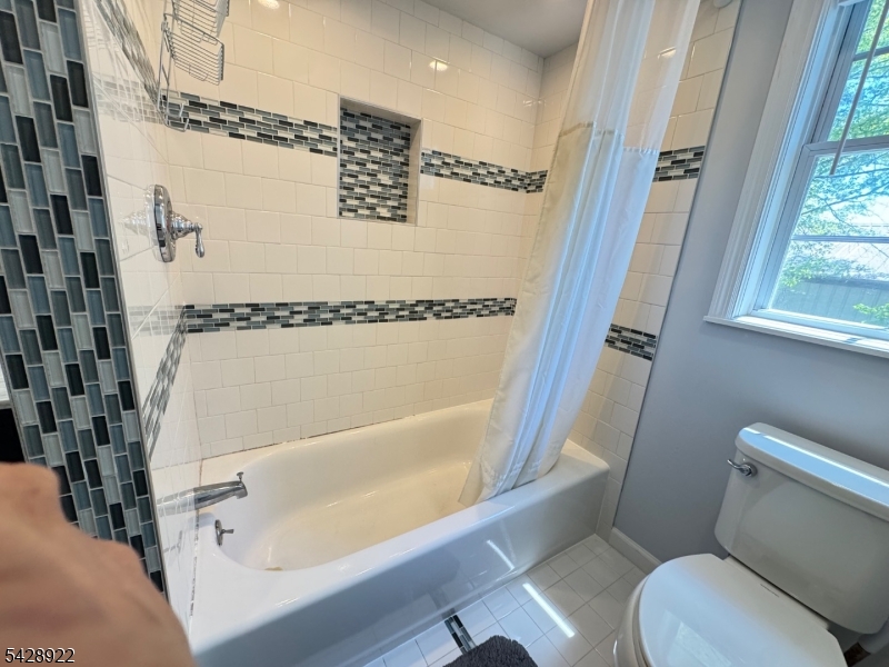 Leah Estates - Residential Lease