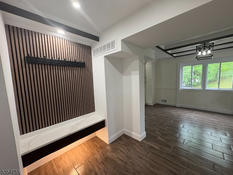 18 Miller Ave