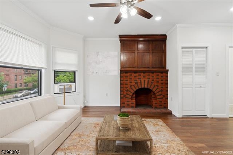 Jersey City, New Jersey 07304, United States, 1 Bedroom Bedrooms, ,2 BathroomsBathrooms,Residential,Active,246516