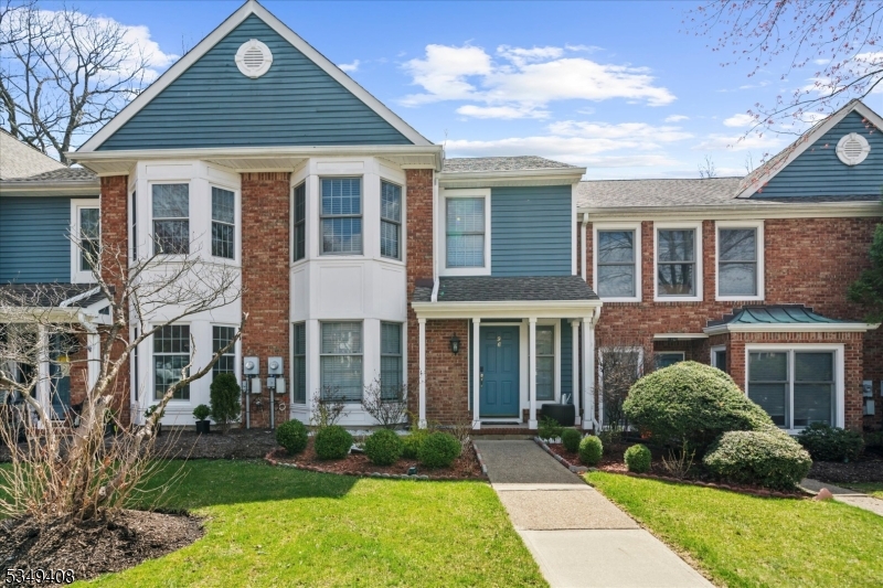 96 Laurelwood Ct
