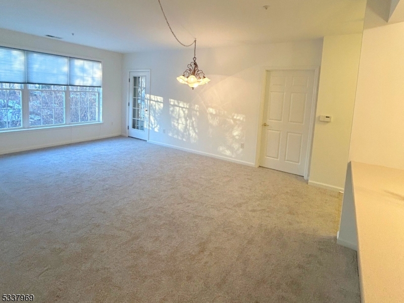 Rockaway Twp., New Jersey 07866, United States, 2 Bedrooms Bedrooms, ,2 BathroomsBathrooms,Residential,Active,3899