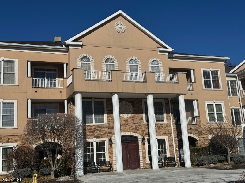 Rockaway Twp., New Jersey 07866, United States, 2 Bedrooms Bedrooms, ,2 BathroomsBathrooms,Residential,Active,3899