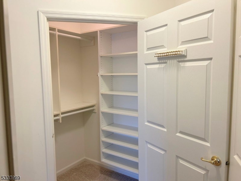 Rockaway Twp., New Jersey 07866, United States, 2 Bedrooms Bedrooms, ,2 BathroomsBathrooms,Residential,Active,3899