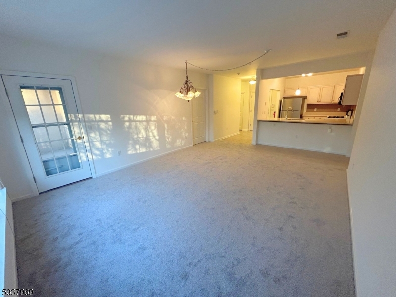 Rockaway Twp., New Jersey 07866, United States, 2 Bedrooms Bedrooms, ,2 BathroomsBathrooms,Residential,Active,3899