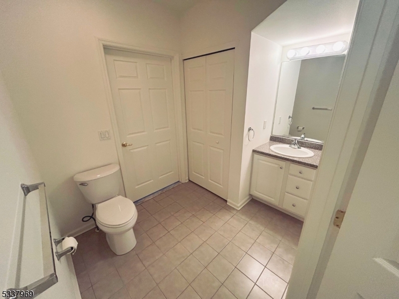 Rockaway Twp., New Jersey 07866, United States, 2 Bedrooms Bedrooms, ,2 BathroomsBathrooms,Residential,Active,3899