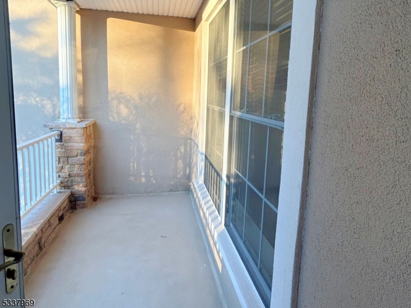 Rockaway Twp., New Jersey 07866, United States, 2 Bedrooms Bedrooms, ,2 BathroomsBathrooms,Residential,Active,3899