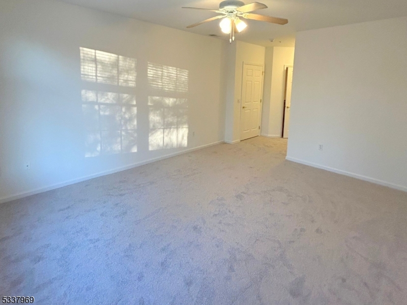 Rockaway Twp., New Jersey 07866, United States, 2 Bedrooms Bedrooms, ,2 BathroomsBathrooms,Residential,Active,3899