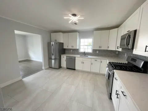 MLS: 3947555