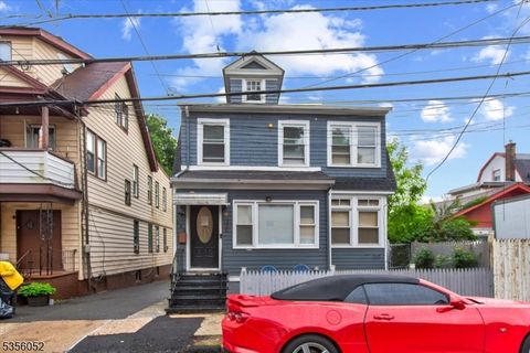 328-330 Smith St Newark City NJ 07106