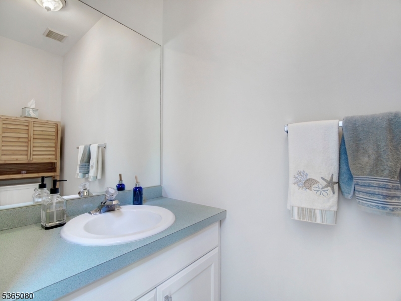 POETS PEAK - Residential