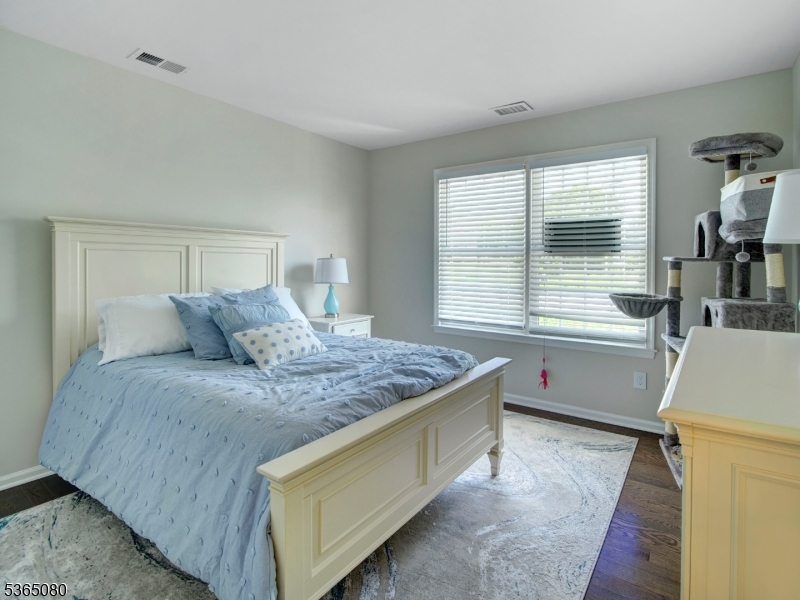 POETS PEAK - Residential