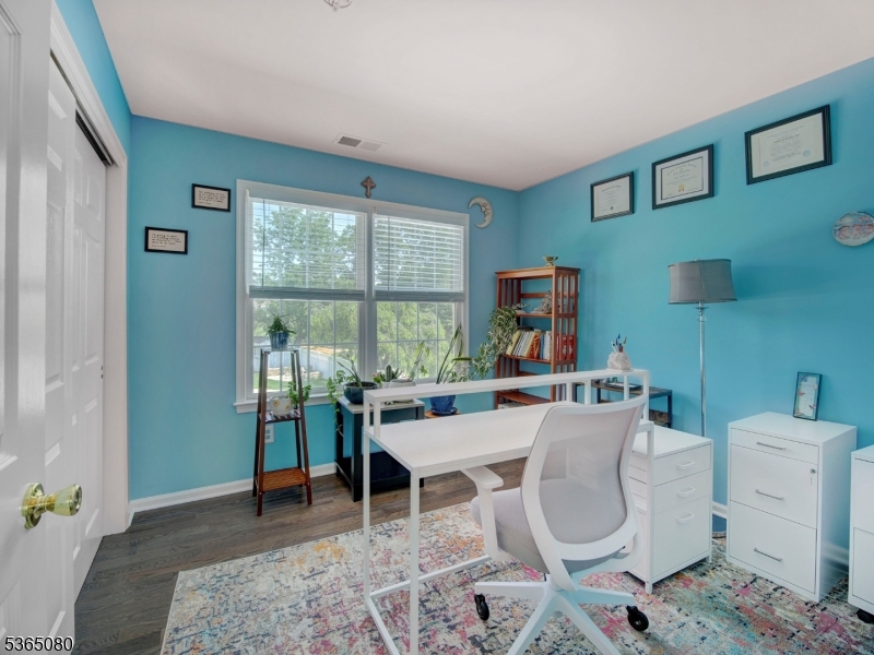 POETS PEAK - Residential