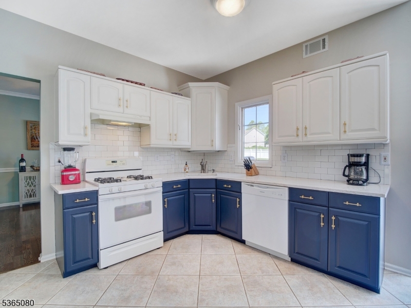 POETS PEAK - Residential