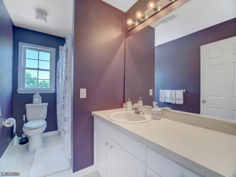 POETS PEAK - Residential