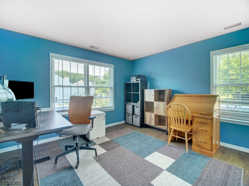 POETS PEAK - Residential