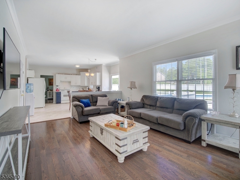 POETS PEAK - Residential