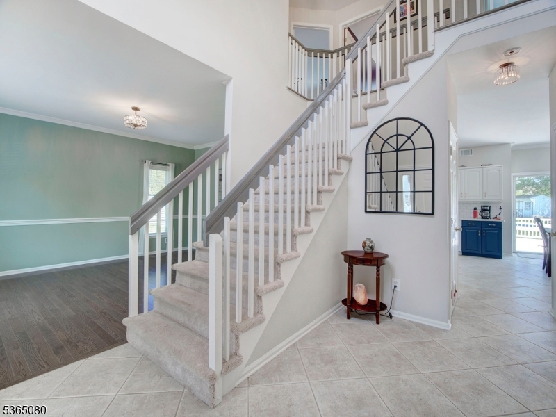 POETS PEAK - Residential