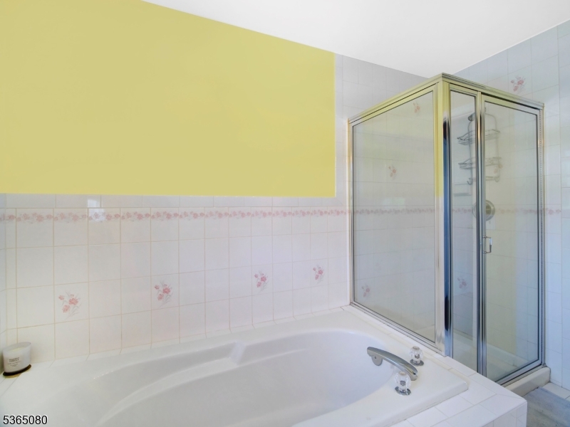 POETS PEAK - Residential