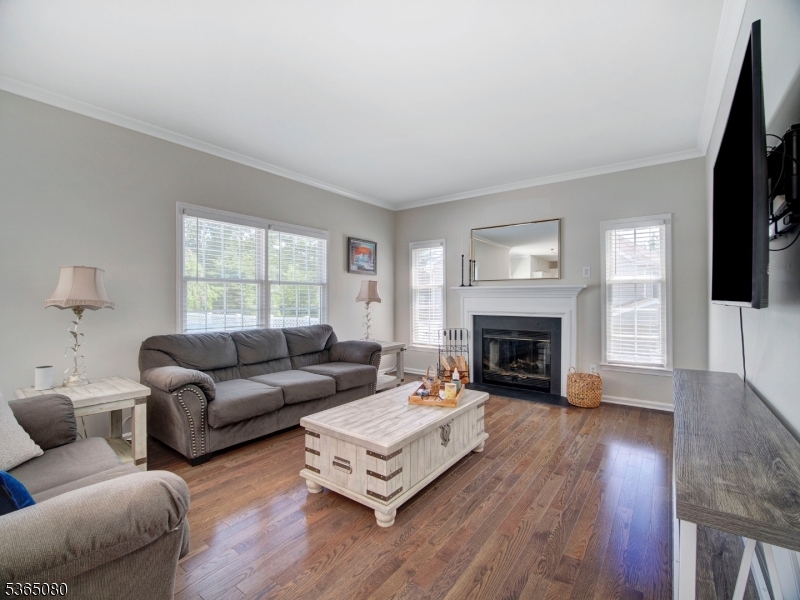 POETS PEAK - Residential