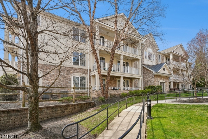 The Four Seasons - Residential