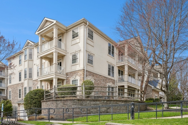 The Four Seasons - Residential