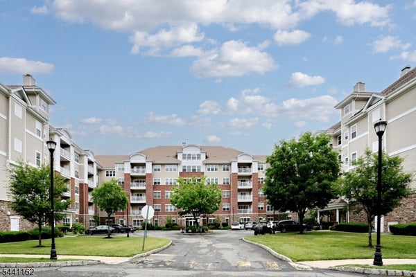 4301 WARRENS WAY, WANAQUE, NJ 07465 - Image 3fdef7728bf03e8d22ce8bb209ae452c/688819427