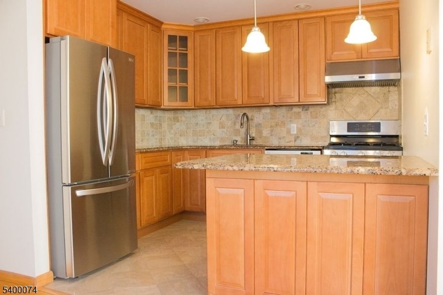 This 2-bedroom, 2-bath condo welcomes you with open living spaces, modern finishes, and the ease of in-unit washer and dryer. Park your car in the private garage, and enjoy two extra spots for guests. With convenient access to nearby transit and major routes, getting around is effortless.