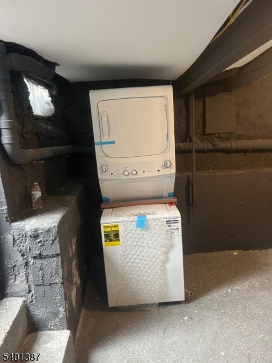 Cute bungalow in desirable Hawthorne.  Fully renovated, new flooring, new kitchen, new bathroom. Has large yard on the side of the home with a patio. Central heat and air. Laundry in unit in the basement. Schedule today.