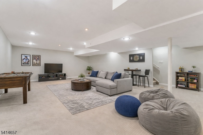 Greenwich Chase - Residential